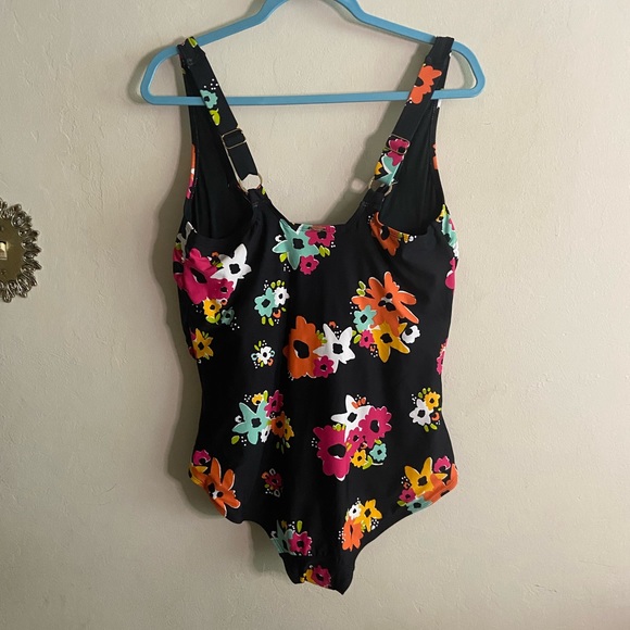 Anne Cole One Piece Swimsuit 🩱 - Picture 2 of 12